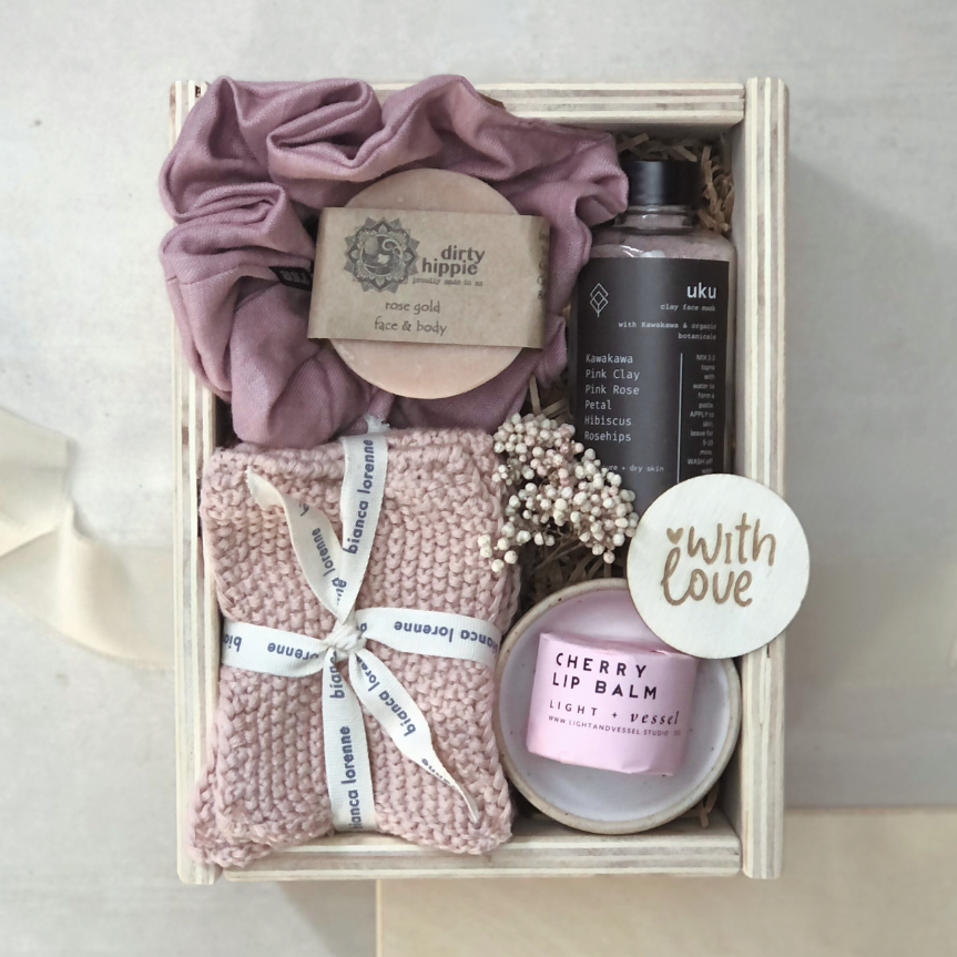 Custom Gift Boxes, ready-to-ship gift boxes, online gift boxes and hampers, NZ-made gifts, thank you gift ideas, new baby gift set, birthday gifts, personalised gift ideas