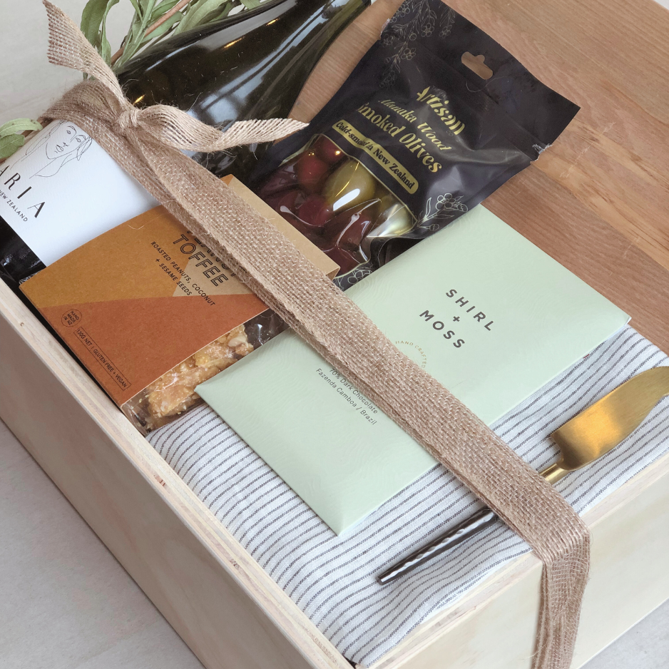 Custom Gift Boxes, ready-to-ship gift boxes, online gift boxes and hampers, NZ-made gifts, thank you gift ideas, new baby gift set, birthday gifts, personalised gift ideas