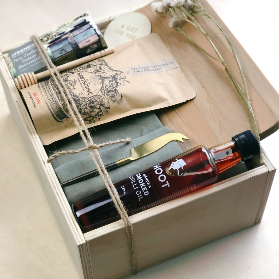 Custom Gift Boxes, ready-to-ship gift boxes, online gift boxes and hampers, NZ-made gifts, thank you gift ideas, new baby gift set, birthday gifts, personalised gift ideas
