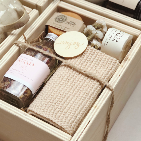 Custom Gift Boxes, ready-to-ship gift boxes, online gift boxes and hampers, NZ-made gifts, thank you gift ideas, new baby gift set, birthday gifts, personalised gift ideas