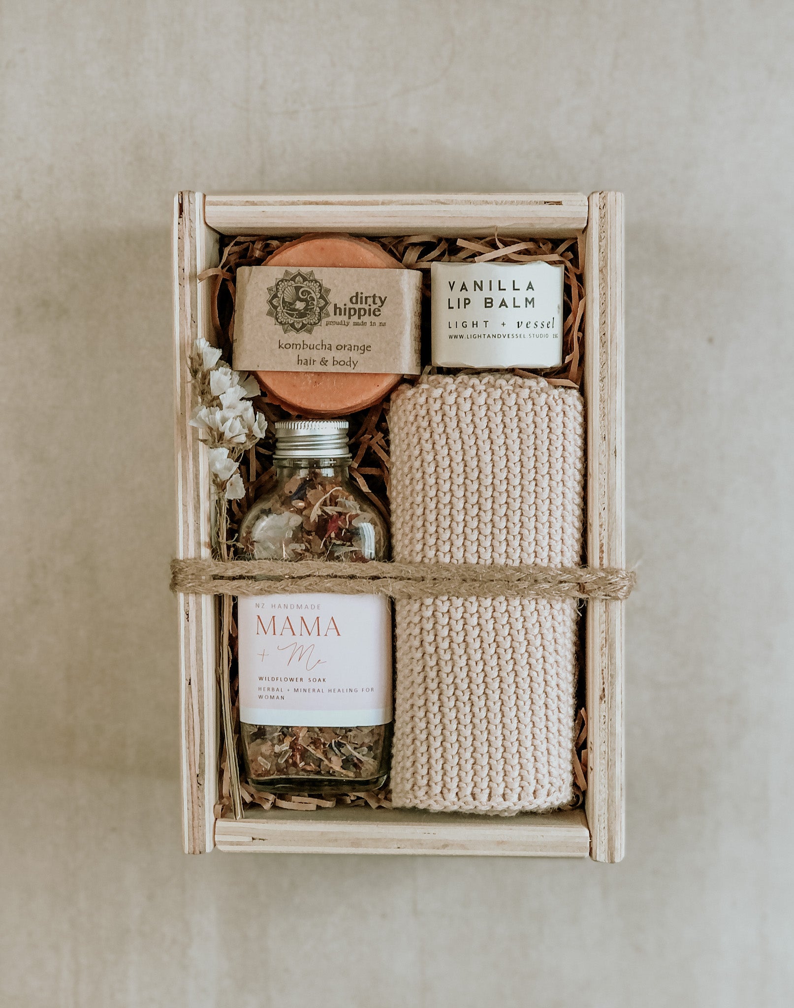 Custom Gift Boxes, ready-to-ship gift boxes, online gift boxes and hampers, NZ-made gifts, thank you gift ideas, new baby gift set, birthday gifts, personalised gift ideas